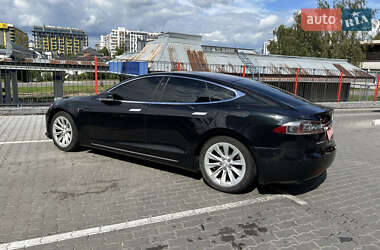Лифтбек Tesla Model S 2017 в 