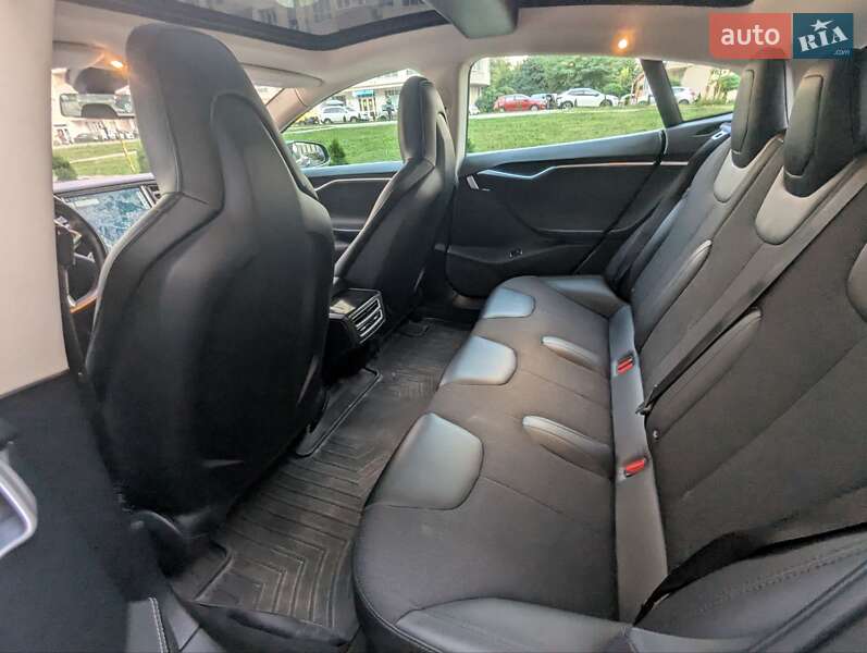 Лифтбек Tesla Model S 2015 в Львове фото 3 Лифтбек Tesla Model S 2015 в Львове