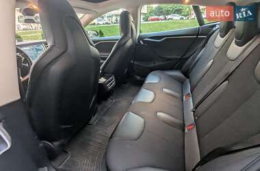 Лифтбек Tesla Model S 2015 в 