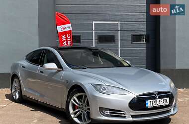 Ліфтбек Tesla Model S 2013 в Києві