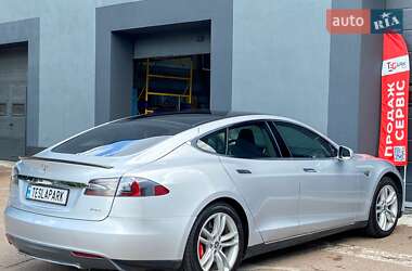 Лифтбек Tesla Model S 2013 в 
