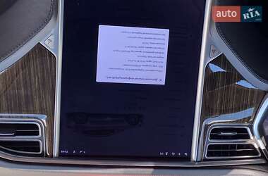 Лифтбек Tesla Model S 2013 в 