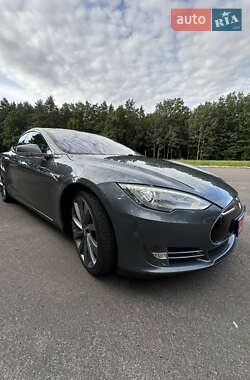 Лифтбек Tesla Model S 2014 в 