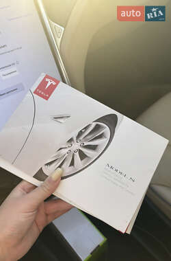 Лифтбек Tesla Model S 2012 в 