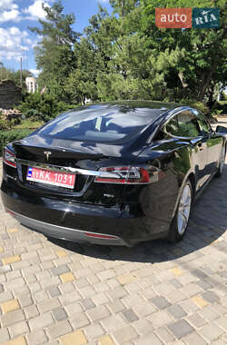 Ліфтбек Tesla Model S 2015 в 