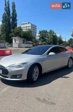 Ліфтбек Tesla Model S 2013 в 