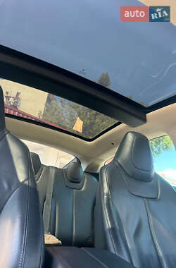 Ліфтбек Tesla Model S 2013 в 