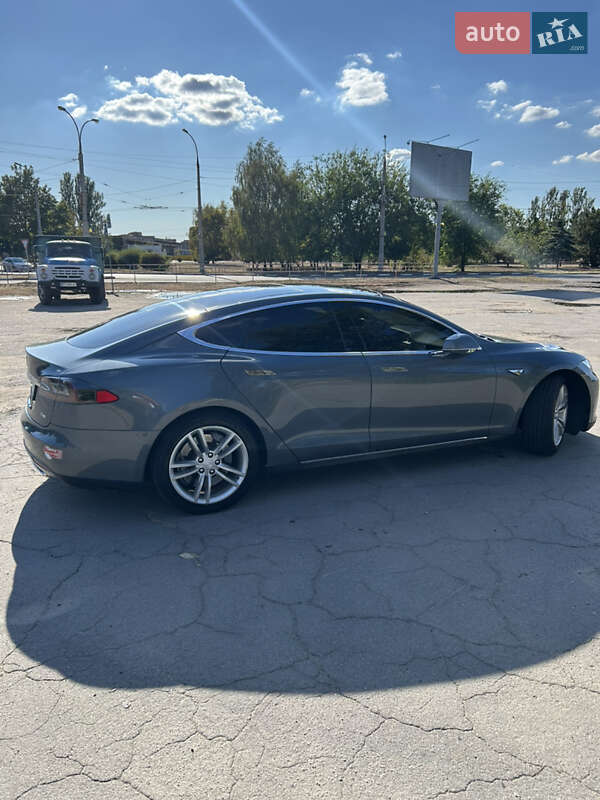 Ліфтбек Tesla Model S 2013 в Херсоні