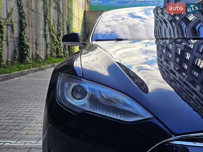 Ліфтбек Tesla Model S 2014 в Хмельницькому