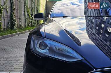 Лифтбек Tesla Model S 2014 в 