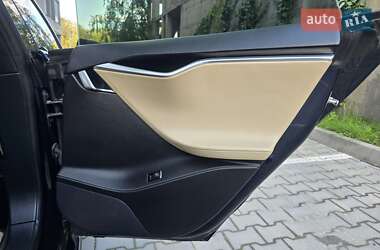Лифтбек Tesla Model S 2014 в 