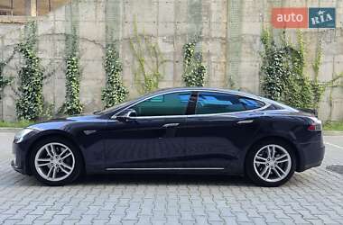 Лифтбек Tesla Model S 2014 в 