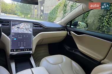 Лифтбек Tesla Model S 2014 в 