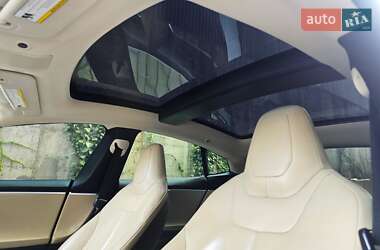Лифтбек Tesla Model S 2014 в 