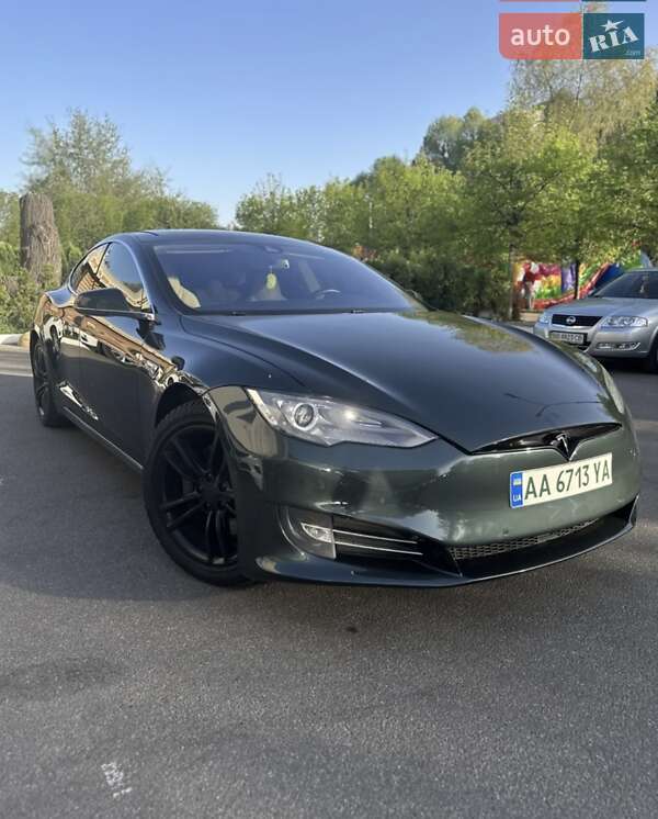 Tesla Model S 2014