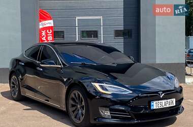 Лифтбек Tesla Model S 2020 в 