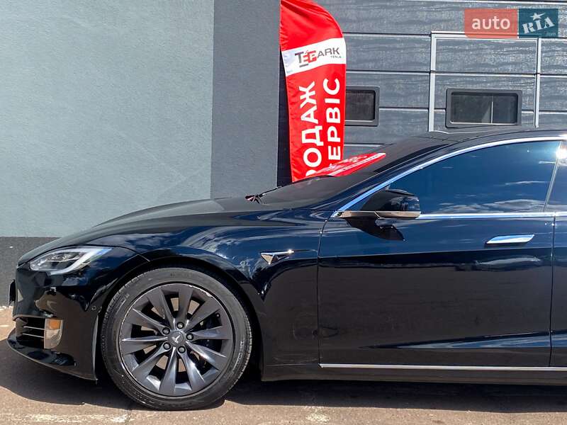 Лифтбек Tesla Model S 2020 в Киеве