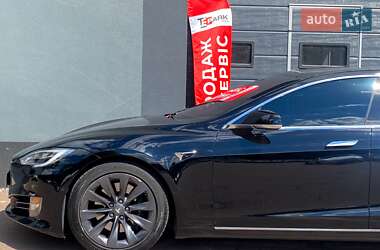 Лифтбек Tesla Model S 2020 в 