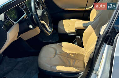 Лифтбек Tesla Model S 2013 в 