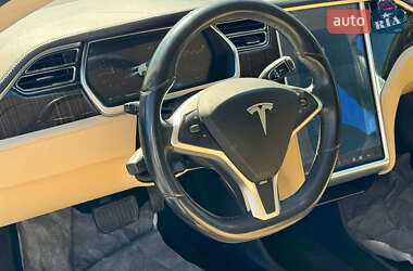 Лифтбек Tesla Model S 2013 в 