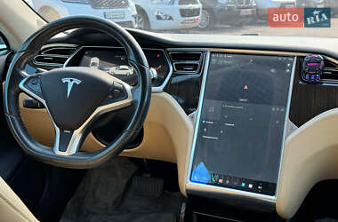 Лифтбек Tesla Model S 2013 в 