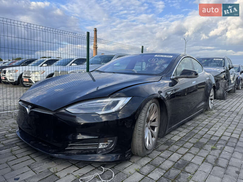 Ліфтбек Tesla Model S 2018 в 