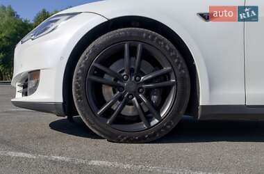 Лифтбек Tesla Model S 2015 в Ирпене