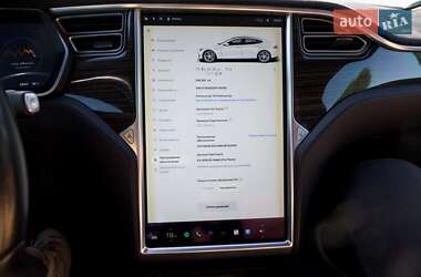 Лифтбек Tesla Model S 2015 в Ирпене