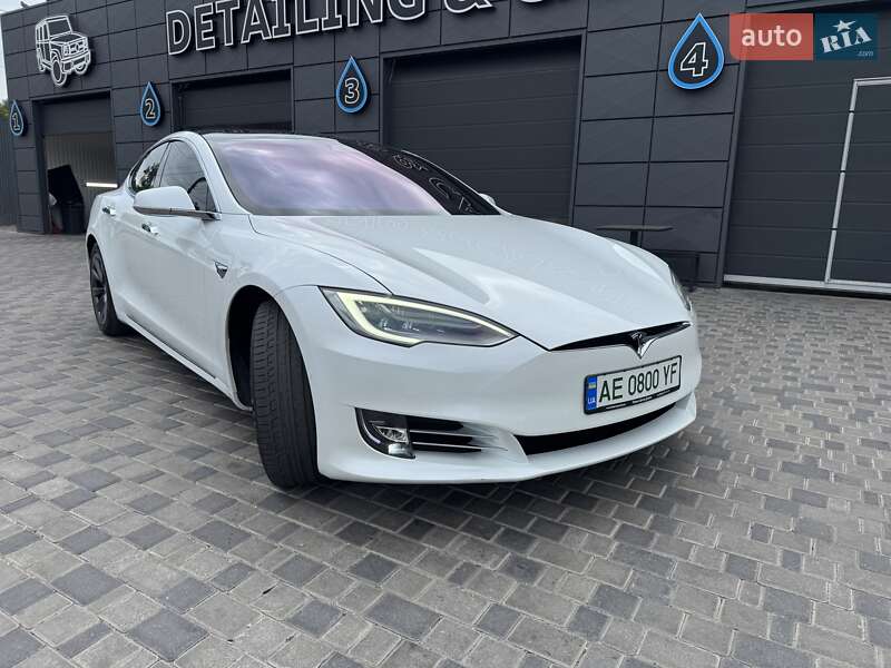 Ліфтбек Tesla Model S 2020 в Дніпрі