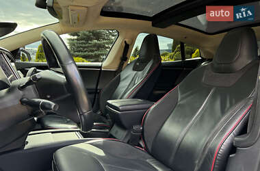 Лифтбек Tesla Model S 2013 в 