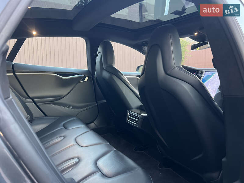 Лифтбек Tesla Model S 2014 в Одессе
