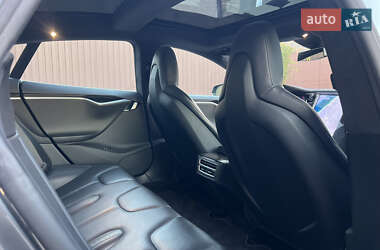 Лифтбек Tesla Model S 2014 в 