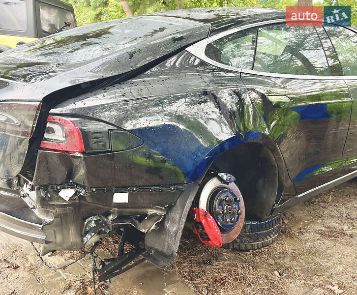 Ліфтбек Tesla Model S 2016 в Львові фото 5 Ліфтбек Tesla Model S 2016 в Львові