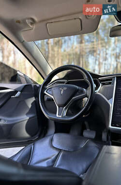 Лифтбек Tesla Model S 2013 в 