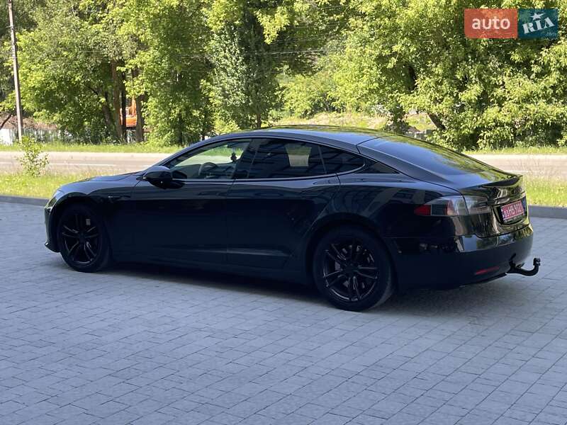 Лифтбек Tesla Model S 2019 в Луцке