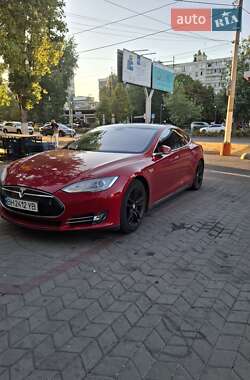 Лифтбек Tesla Model S 2014 в 