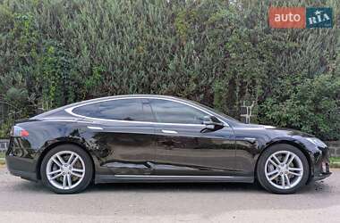 Лифтбек Tesla Model S 2013 в 