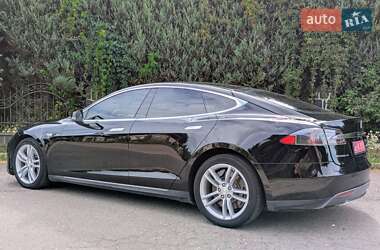 Лифтбек Tesla Model S 2013 в 