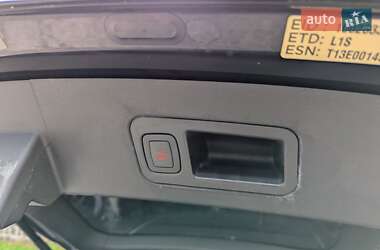 Лифтбек Tesla Model S 2013 в 