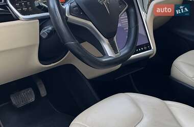 Лифтбек Tesla Model S 2014 в 