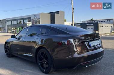 Лифтбек Tesla Model S 2014 в 