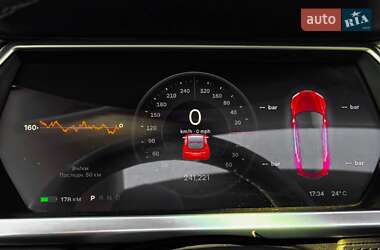Ліфтбек Tesla Model S 2013 в 