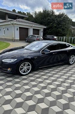 Лифтбек Tesla Model S 2013 в 