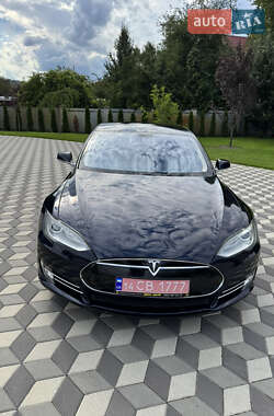 Лифтбек Tesla Model S 2013 в 