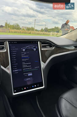 Лифтбек Tesla Model S 2013 в 