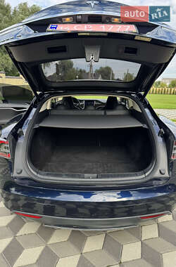 Лифтбек Tesla Model S 2013 в 