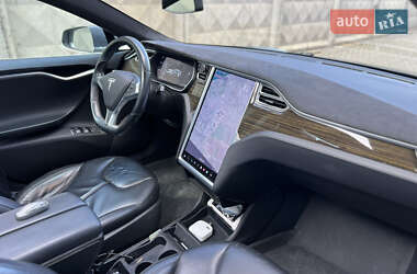Лифтбек Tesla Model S 2014 в 