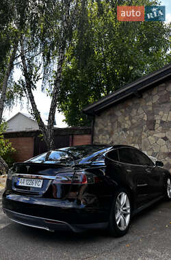 Лифтбек Tesla Model S 2013 в 
