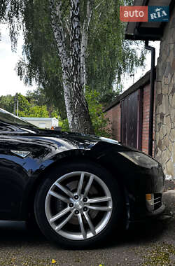 Лифтбек Tesla Model S 2013 в 