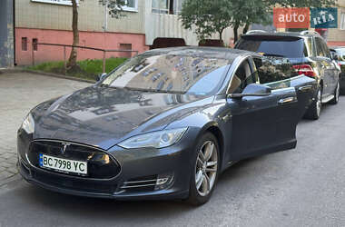 Лифтбек Tesla Model S 2015 в 